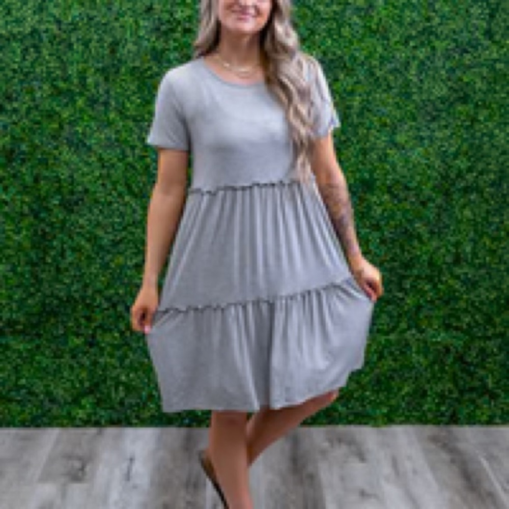 HEIMISH USA Gray Tiered Short Sleeve Dress